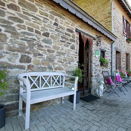 Forest Hideaway, Baillamont Casa vacanze *