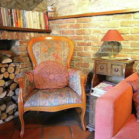 Holiday home Attractive In Baillamont With Terrace Bievre